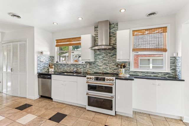 650 HENDRIX ST, Philadelphia, PA 19116