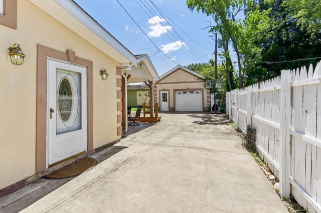 650 HENDRIX ST, Philadelphia, PA 19116
