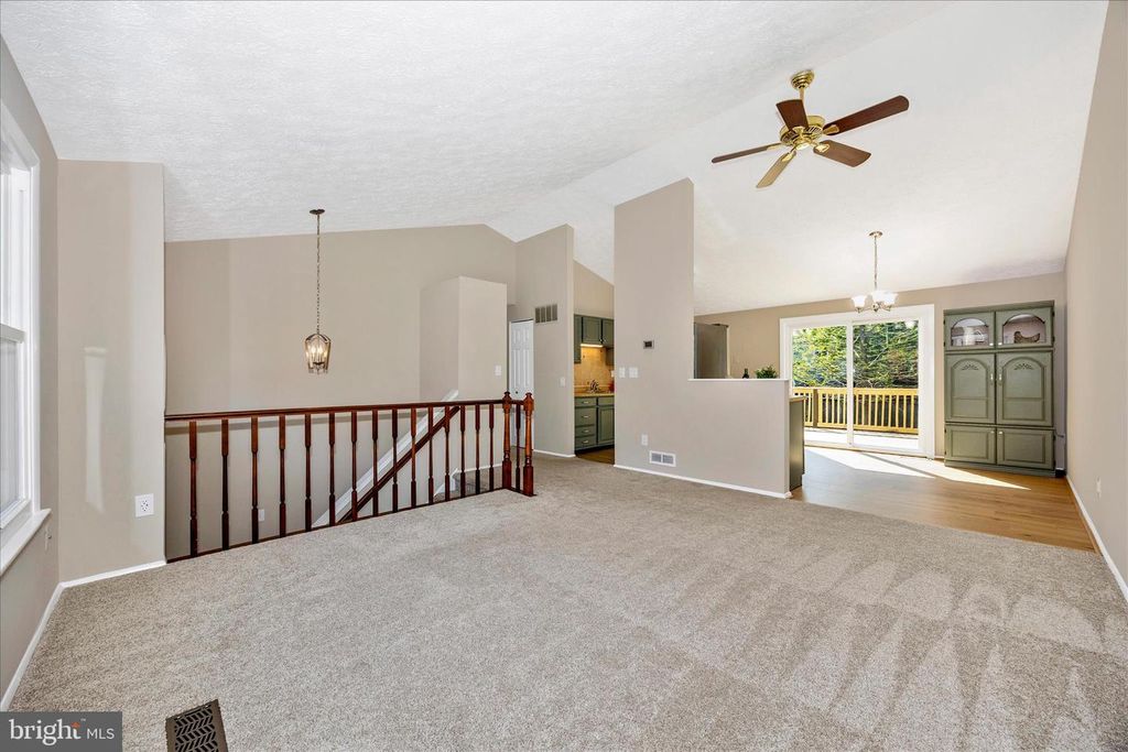 Image 4 of property listing at 233 DIAMOND DR, Walkersville, MD 21793