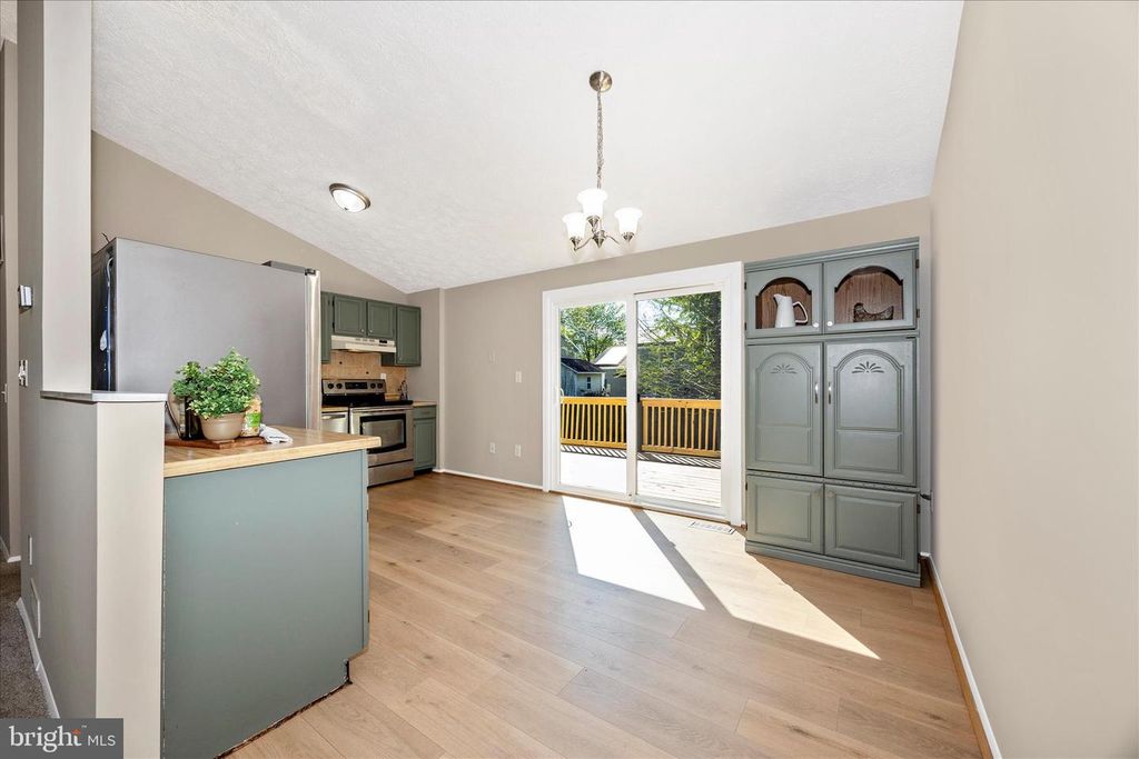 Image 6 of property listing at 233 DIAMOND DR, Walkersville, MD 21793