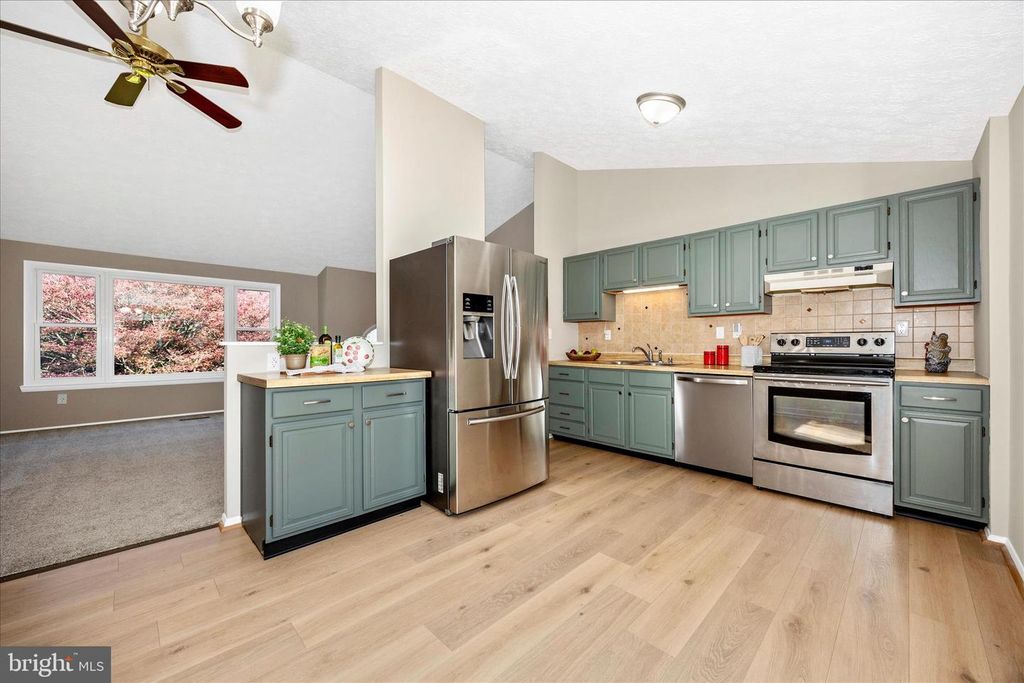 Image 8 of property listing at 233 DIAMOND DR, Walkersville, MD 21793