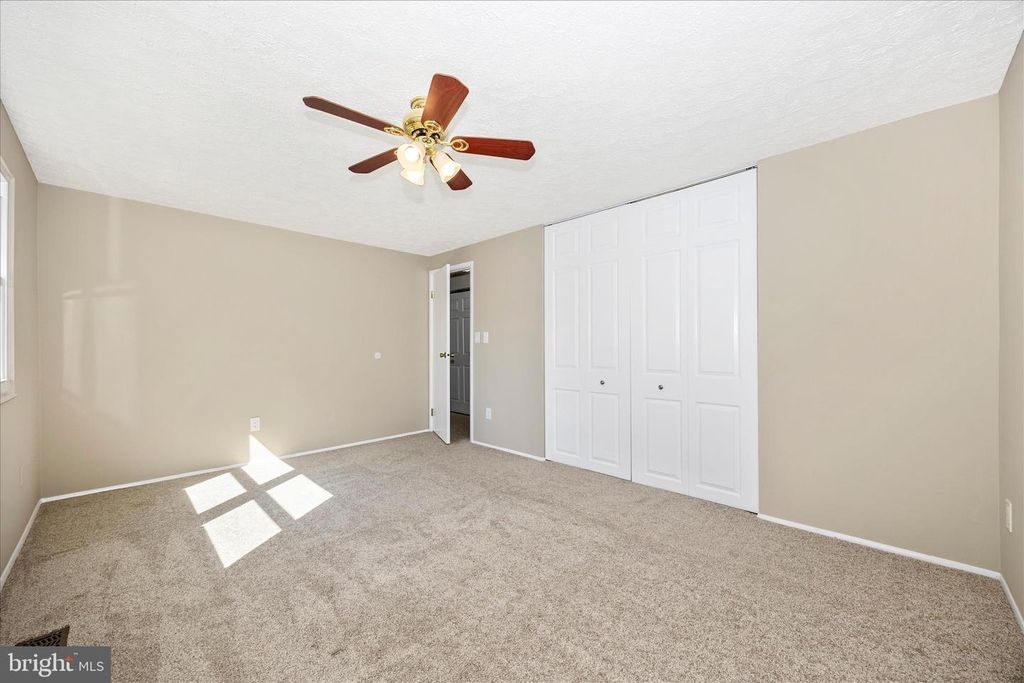 Image 12 of property listing at 233 DIAMOND DR, Walkersville, MD 21793