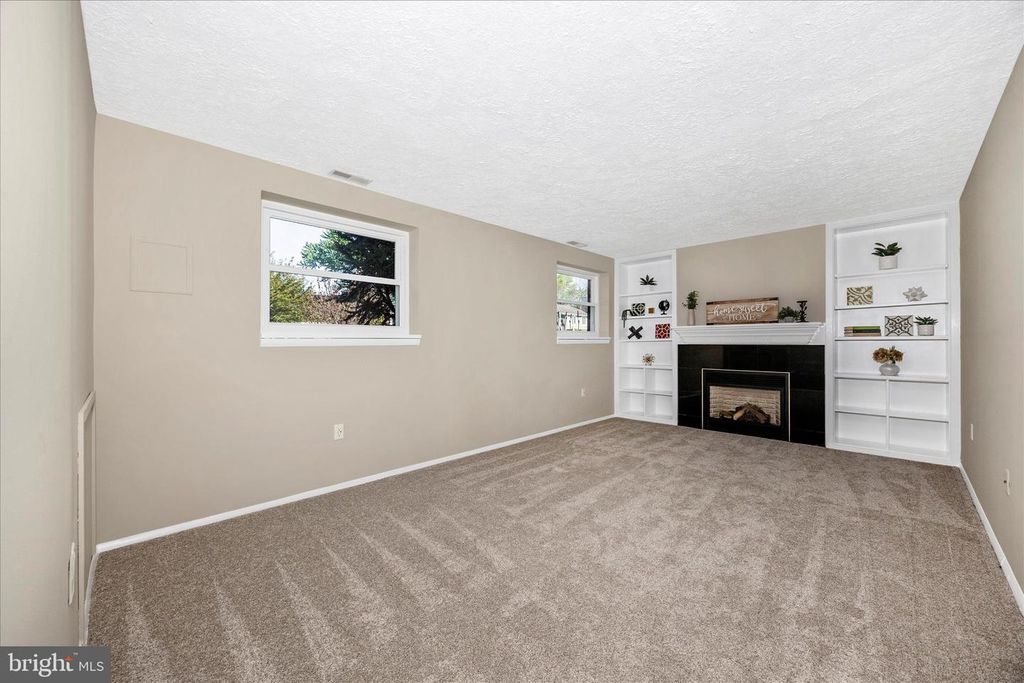 Image 17 of property listing at 233 DIAMOND DR, Walkersville, MD 21793