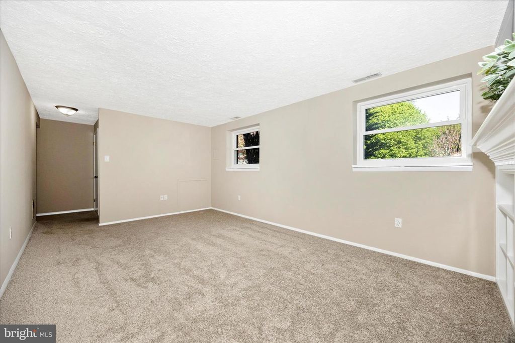 Image 18 of property listing at 233 DIAMOND DR, Walkersville, MD 21793