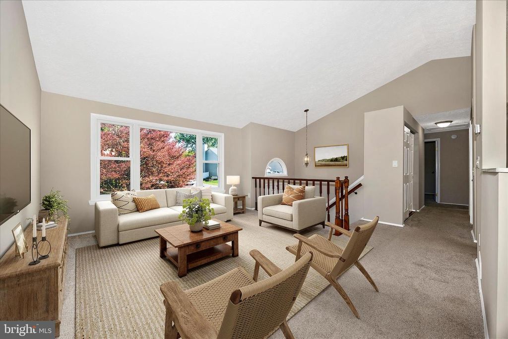 Image 2 of property listing at 233 DIAMOND DR, Walkersville, MD 21793