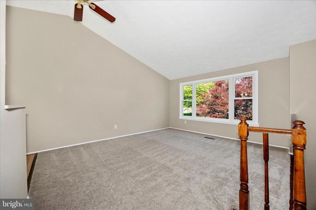 Image 3 of property listing at 233 DIAMOND DR, Walkersville, MD 21793