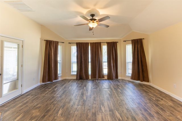 3904 Santa Cruz Street, Granbury, TX 76049