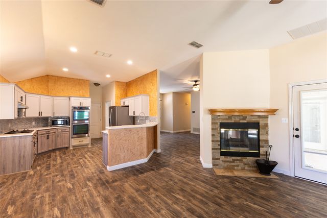 3904 Santa Cruz Street, Granbury, TX 76049
