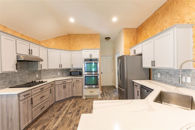 3904 Santa Cruz Street, Granbury, TX 76049