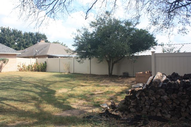 3904 Santa Cruz Street, Granbury, TX 76049