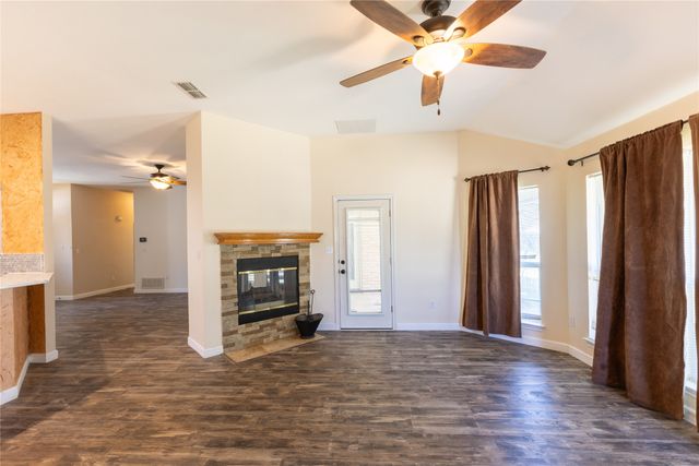 3904 Santa Cruz Street, Granbury, TX 76049