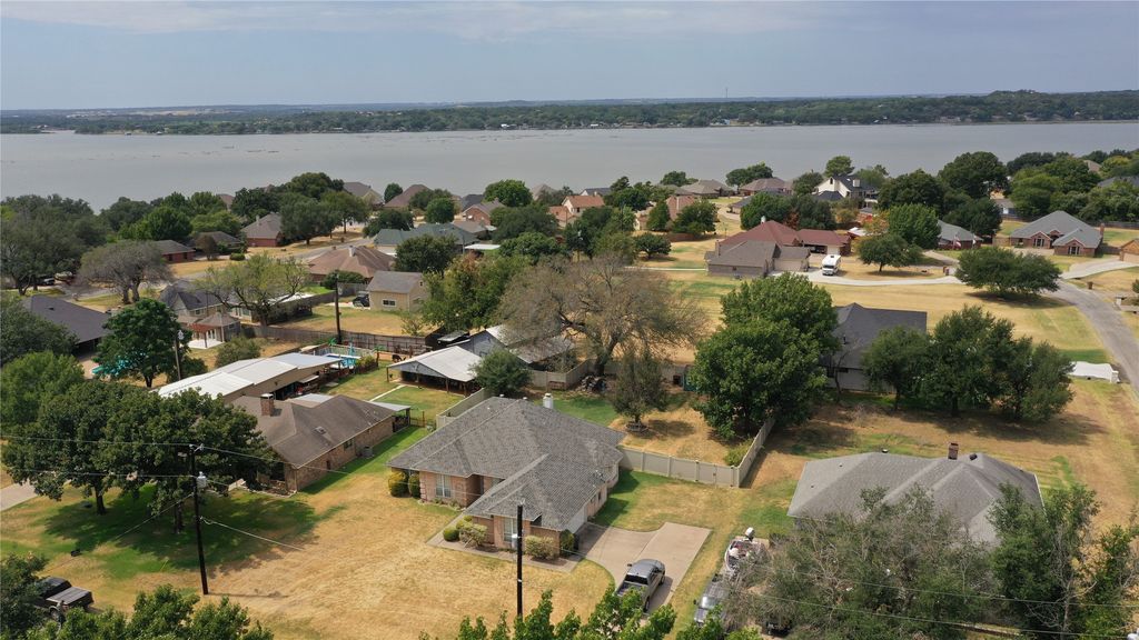 3904 Santa Cruz Street, Granbury, TX 76049 — photo 2