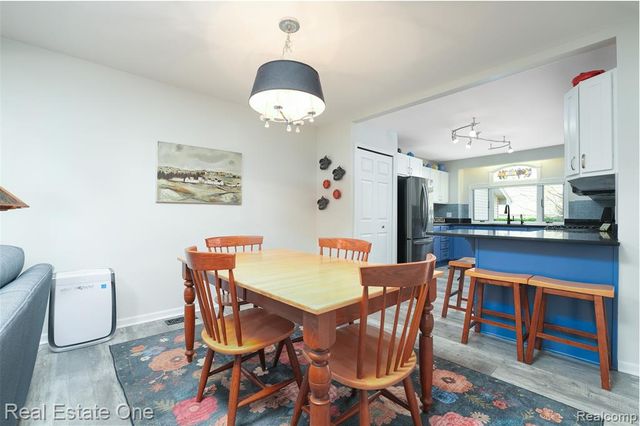 2243 Willow Tree Drive, Brighton, MI 48116