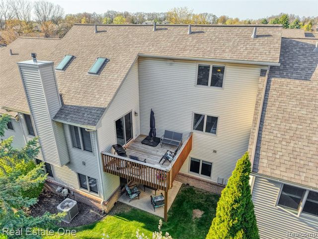 2243 Willow Tree Drive, Brighton, MI 48116