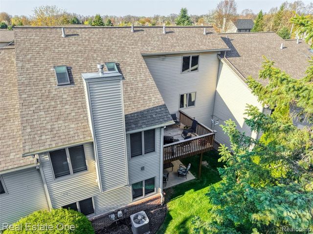 2243 Willow Tree Drive, Brighton, MI 48116