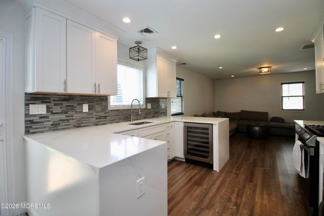14 Belfast Avenue, Hazlet, NJ 07730