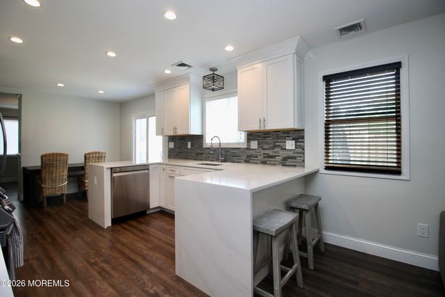 14 Belfast Avenue, Hazlet, NJ 07730