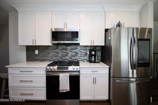 14 Belfast Avenue, Hazlet, NJ 07730