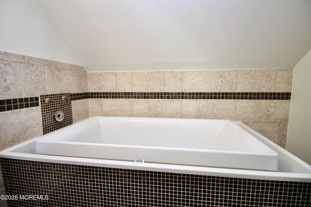 14 Belfast Avenue, Hazlet, NJ 07730