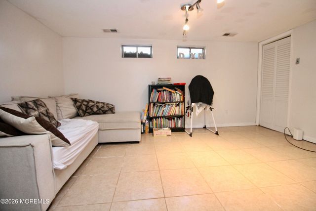 14 Belfast Avenue, Hazlet, NJ 07730