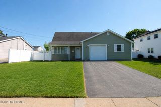 14 Belfast Avenue, Hazlet, NJ 07730