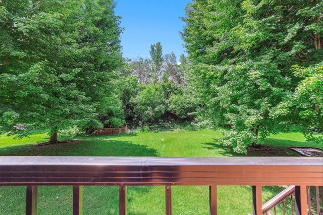 2413 Bridle Creek Trail, Chanhassen, MN 55317