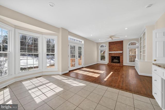 11192 LONGWOOD GROVE DR, Reston, VA 20194