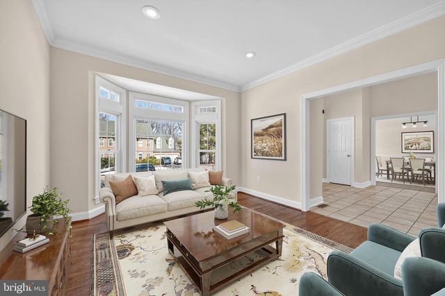 11192 LONGWOOD GROVE DR, Reston, VA 20194