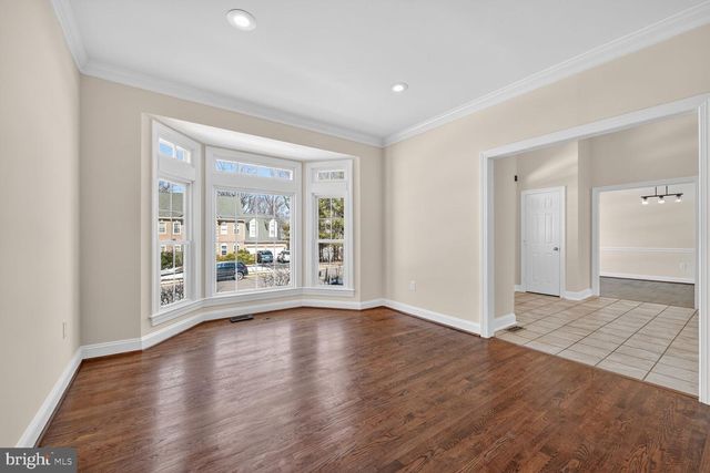 11192 LONGWOOD GROVE DR, Reston, VA 20194