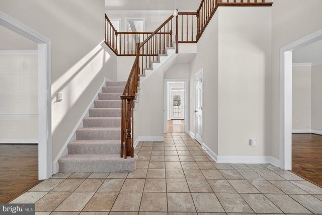 11192 LONGWOOD GROVE DR, Reston, VA 20194