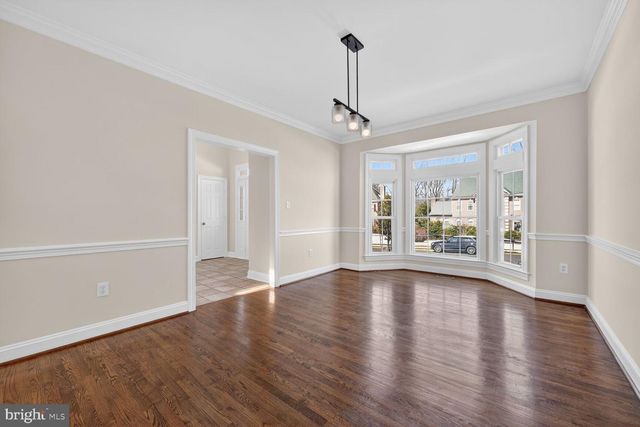 11192 LONGWOOD GROVE DR, Reston, VA 20194