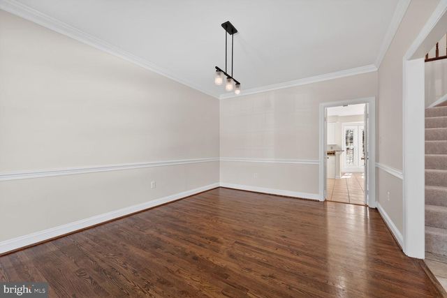 11192 LONGWOOD GROVE DR, Reston, VA 20194