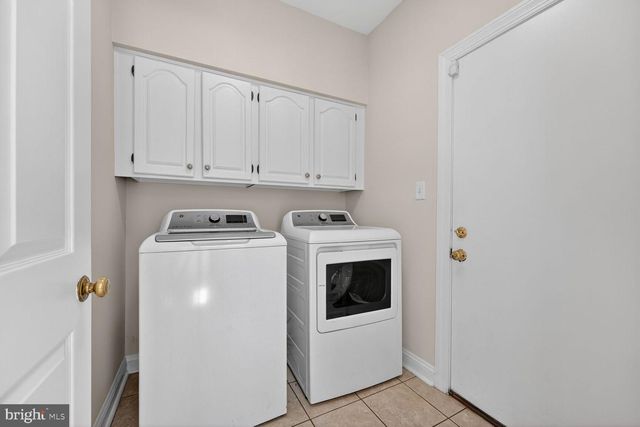 11192 LONGWOOD GROVE DR, Reston, VA 20194