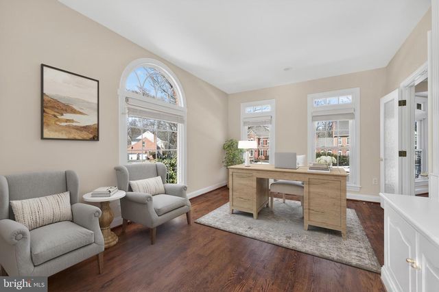 11192 LONGWOOD GROVE DR, Reston, VA 20194