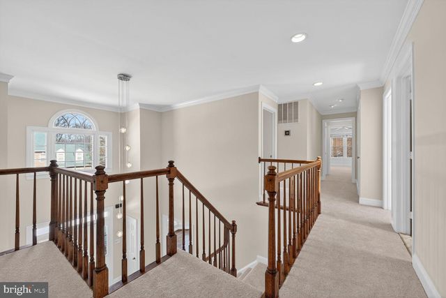 11192 LONGWOOD GROVE DR, Reston, VA 20194