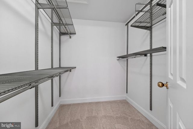 11192 LONGWOOD GROVE DR, Reston, VA 20194