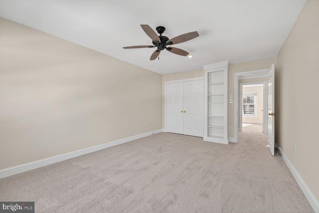 11192 LONGWOOD GROVE DR, Reston, VA 20194