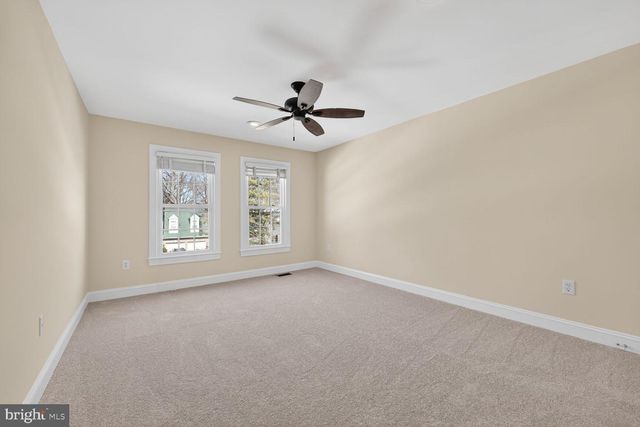 11192 LONGWOOD GROVE DR, Reston, VA 20194