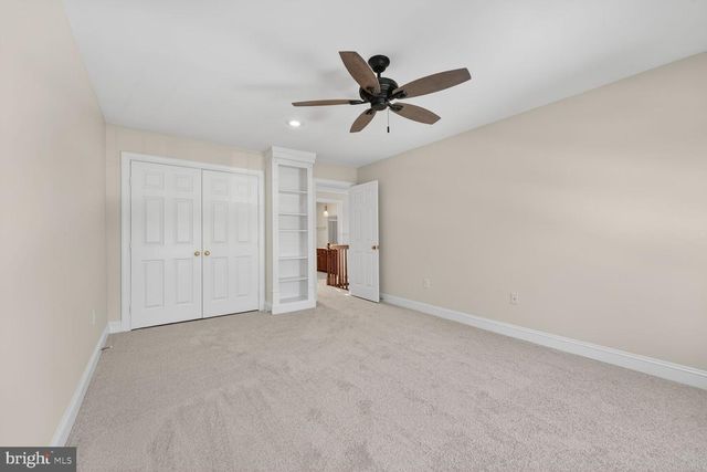 11192 LONGWOOD GROVE DR, Reston, VA 20194