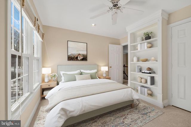 11192 LONGWOOD GROVE DR, Reston, VA 20194