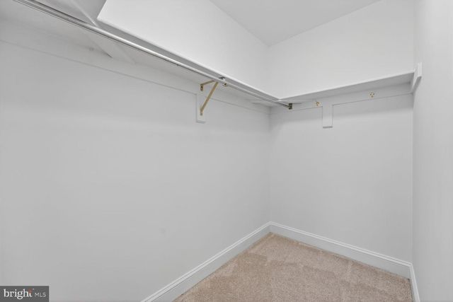 11192 LONGWOOD GROVE DR, Reston, VA 20194