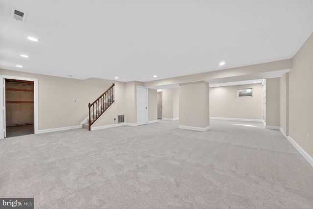 11192 LONGWOOD GROVE DR, Reston, VA 20194