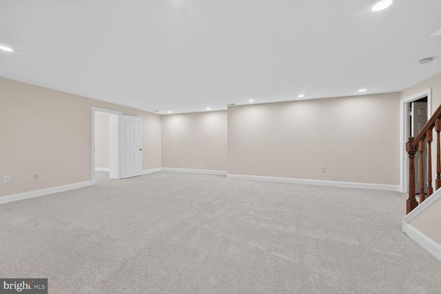 11192 LONGWOOD GROVE DR, Reston, VA 20194