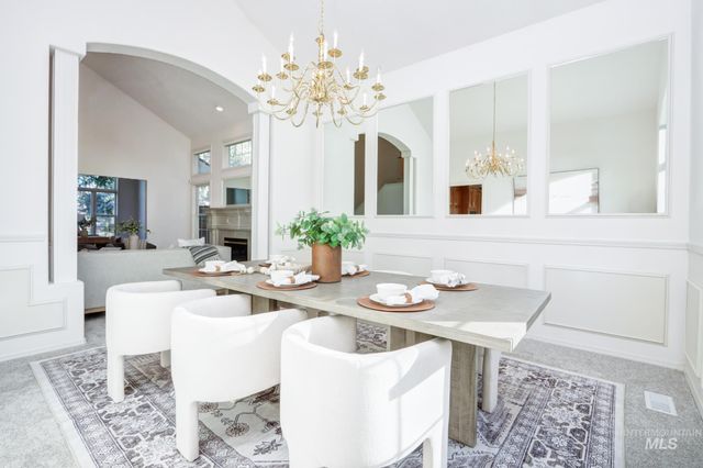 8037 W Innsbrook Ct, Boise, ID 83704