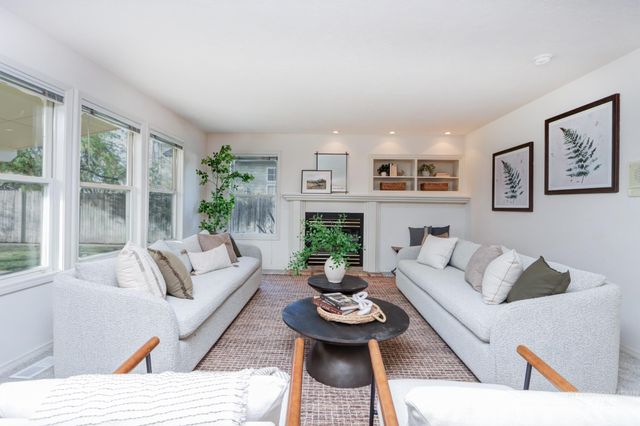 8037 W Innsbrook Ct, Boise, ID 83704