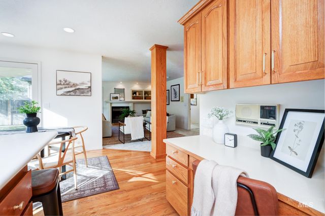 8037 W Innsbrook Ct, Boise, ID 83704