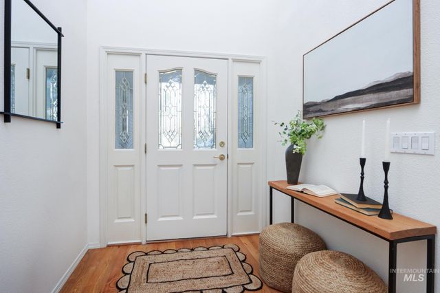 8037 W Innsbrook Ct, Boise, ID 83704