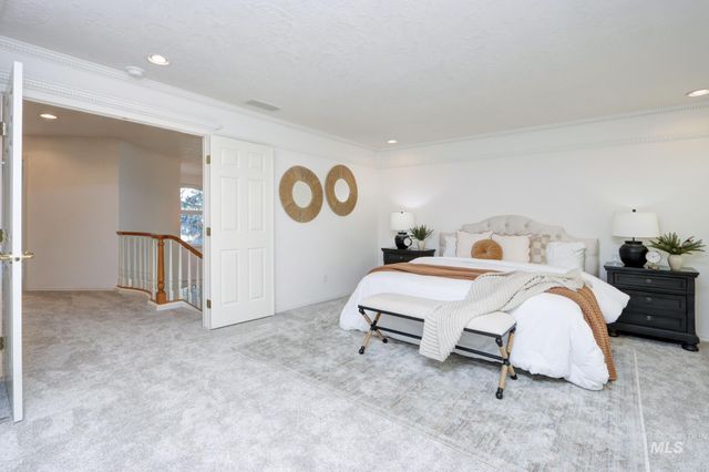 8037 W Innsbrook Ct, Boise, ID 83704