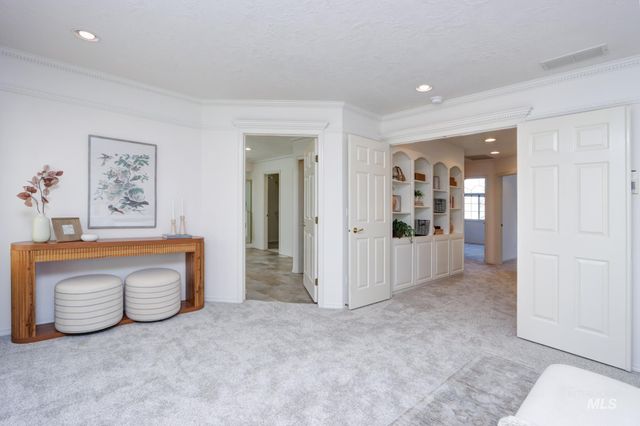 8037 W Innsbrook Ct, Boise, ID 83704