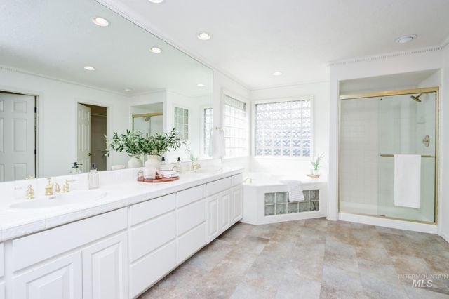 8037 W Innsbrook Ct, Boise, ID 83704